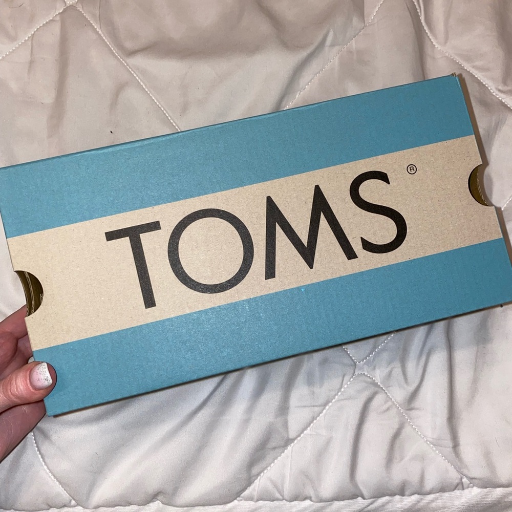 BRAND NEW Tom’s limited edition nursing shoes in celebration of nurses. Size 6.